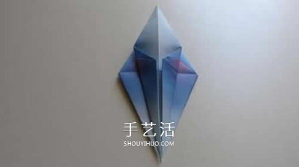 Origami cranes can be easily folded into three-dimensional red-crowned cranes with small modifications