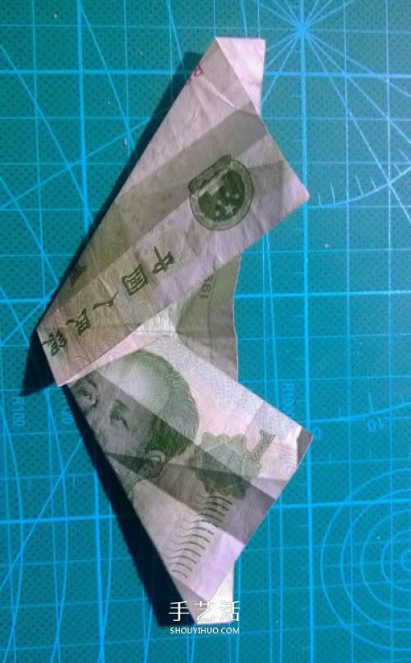 Illustration of the folding method of the hexagonal badge, origami hexagonal badge with one yuan bill