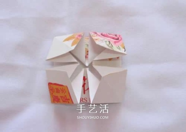 The folding method of the waste paper origami pen holder can also be used as a garbage box