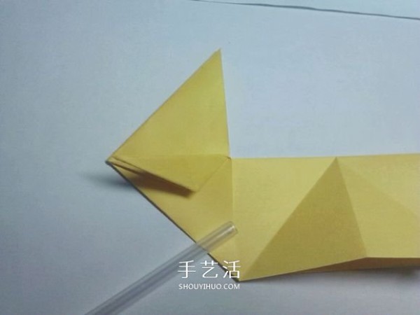 The detailed origami illustration process will teach you how to fold a three-dimensional rabbit