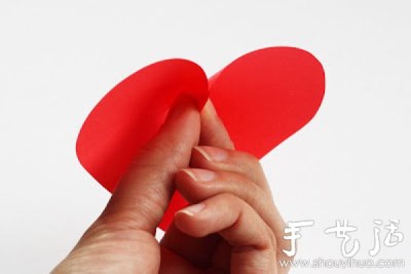 Simple paper-cut DIY heart-shaped wall decoration