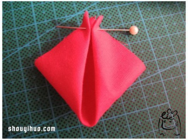 DIY illustrated tutorial on the production method of handmade fabric cherry blossom brooch