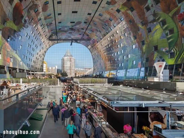 The Dutch MARKET HALL design that integrates market and residence