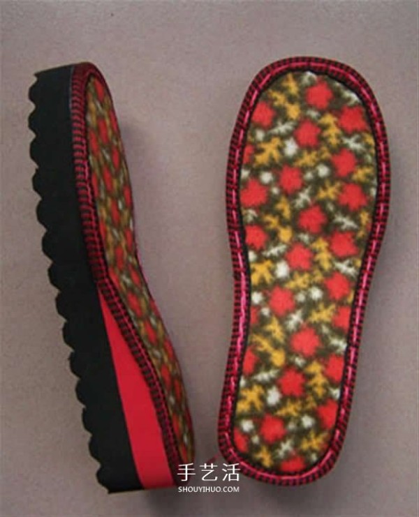 Step-by-step diagram of knitting slippers with stick stitches and illustrations of the knitting method of woolen slippers