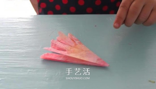 Cake paper flower making is suitable for kindergarten children who love handicrafts