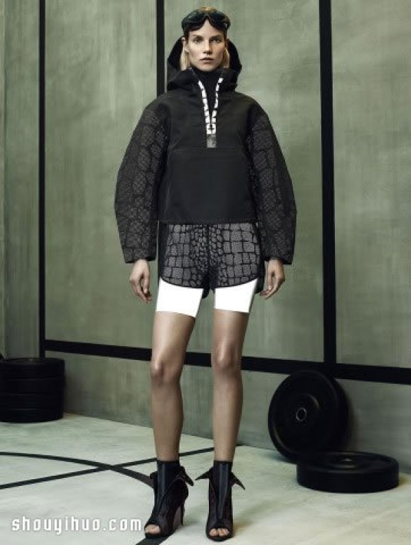 Alexander Wang and H&M minimalist street sports items