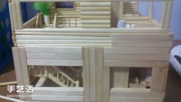 Disposable chopsticks are used to hand-make a life-like villa model, the steps are complete! 