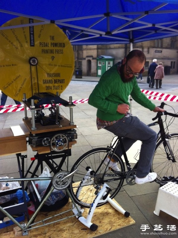 Pedal-powered printing machine allows you to print while riding