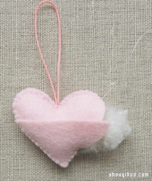 DIY handmade illustrated tutorial for non-woven heart-shaped pendant trinkets