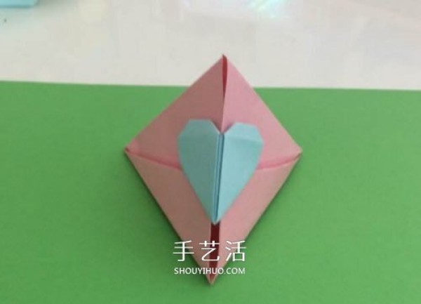 How to fold a simple triangular paper box, origami a paper box with a love lock