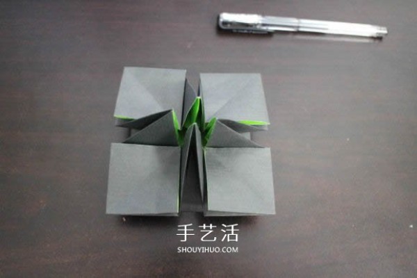 Illustrations of how to fold the NIKE logo using the origami method