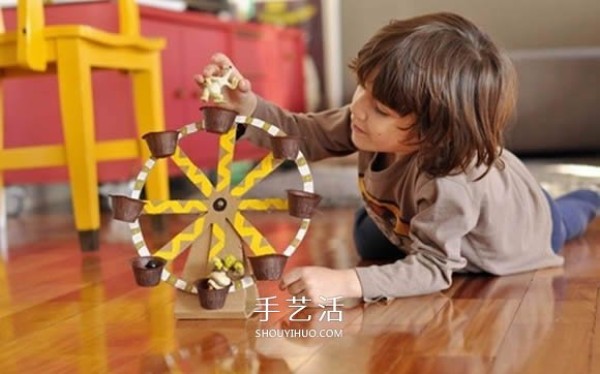 How to make a handmade Ferris wheel from corrugated paper to make a Ferris wheel toy picture