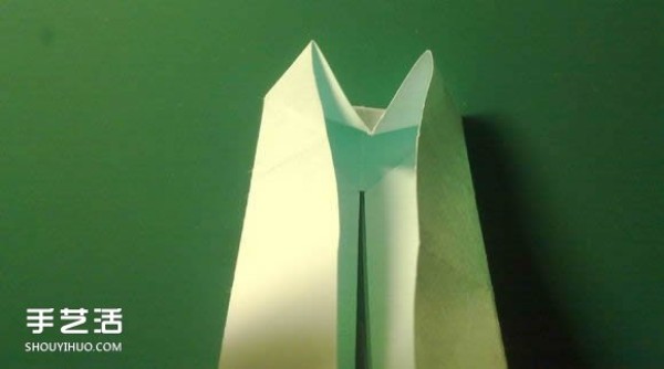 Detailed illustration of the folding process of Hatsune Miku origami