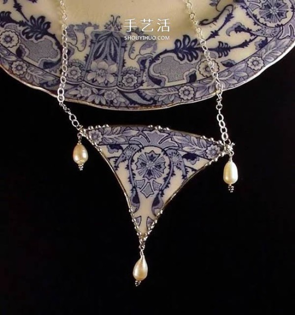 If the exquisite ceramic plate falls on the floor, then make it your only jewelry! 