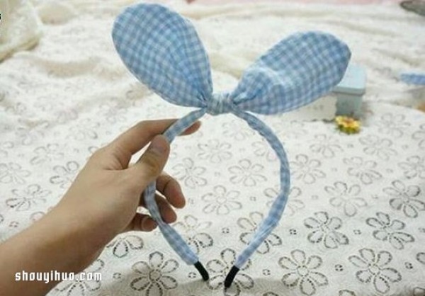 Tools for Cuteness: Illustrated Tutorial on How to Make Cute Rabbit Ears