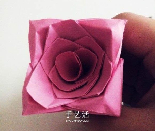 Illustration of how to fold a beautiful origami red rose for Valentines Day