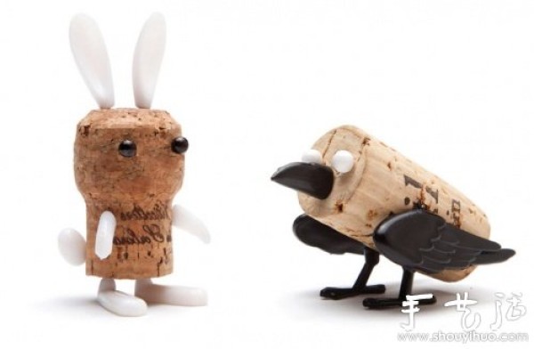 DIY animal dolls with red wine bottle stoppers