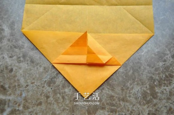 Steps to make origami big yellow duck, illustrations of how to fold a yellow duck