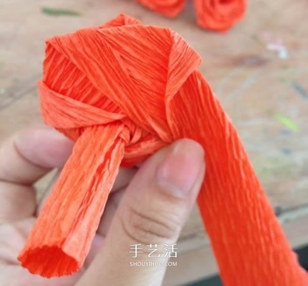 How to make handmade crepe paper roses, how to fold roses and crepe paper flowers