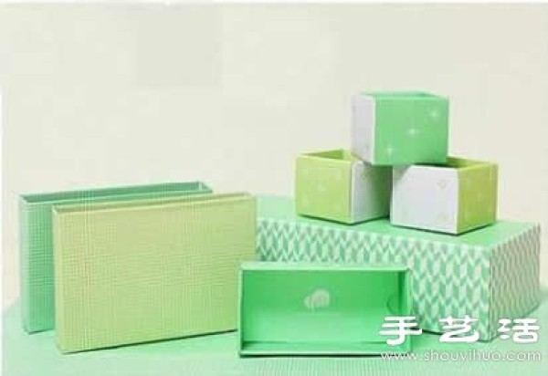 Snack box + packaging box waste is used to make a practical storage box