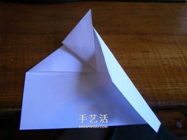 Fly faster and further! Illustration of the origami method of a simple paper airplane