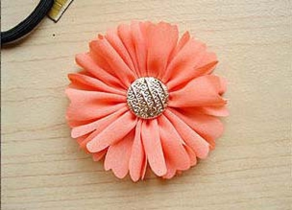 Handmade Tutorial of Beautiful Fabric Flowers