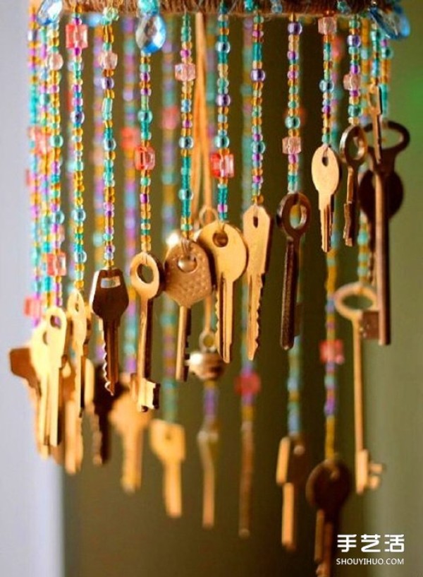 Tutorial on making DIY wind chimes with discarded keys and how to make key wind chimes with beads