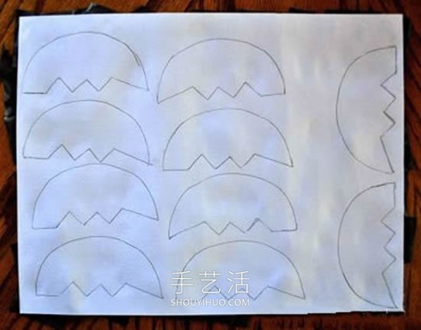 Tutorial for children to make handmade Halloween bat greeting cards