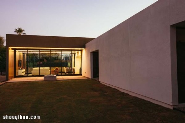 Spacious and bright Link House modern villa design