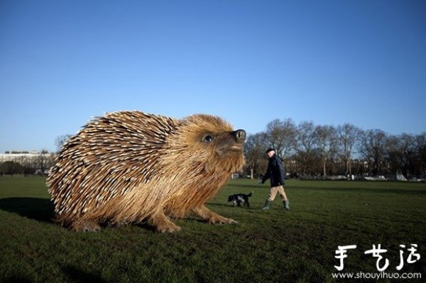 2000 cork pegs DIY giant hedgehog