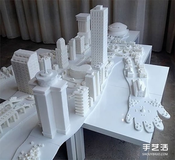 Magnificent and sweet! An architectural model created using sugar cubes as bricks