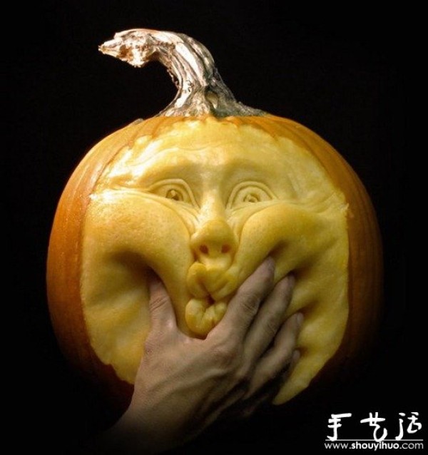 Creative DIY carved pumpkin works