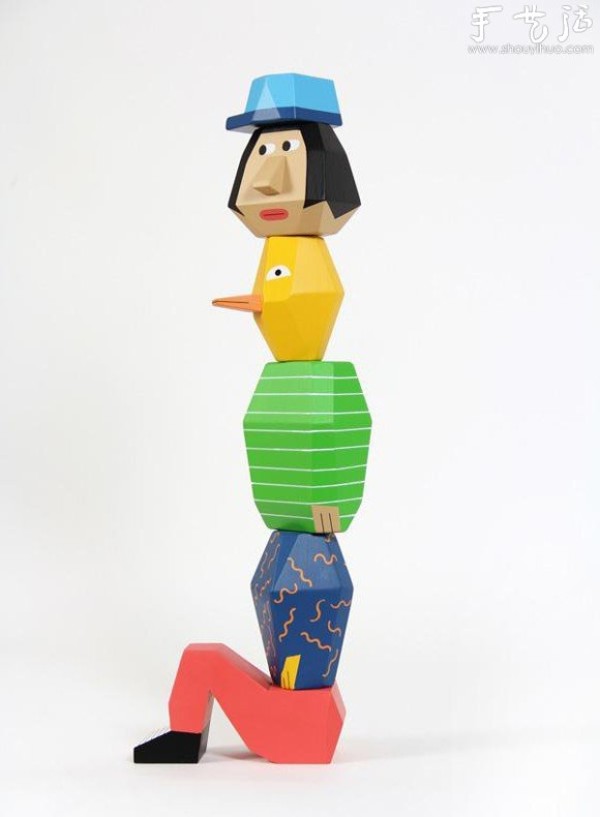 Wooden dolls that can be combined at will