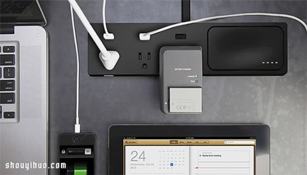 Multifunctional socket design with detachable mobile power supply