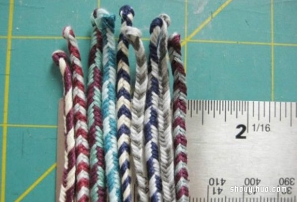 A tutorial on how to make a wide bracelet and a tutorial on how to braid a wide bracelet