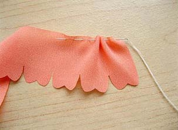 Handmade Tutorial of Beautiful Fabric Flowers