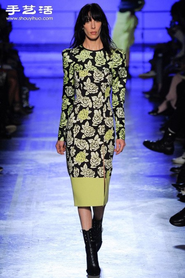 The 2014 autumn and winter clothing series breaks the dullness of autumn and winter, and a hundred flowers bloom