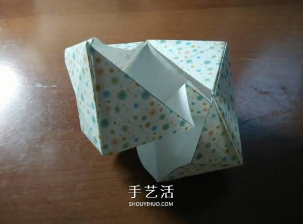 Fun magic box folding diagram and folding steps of a shrinkable box