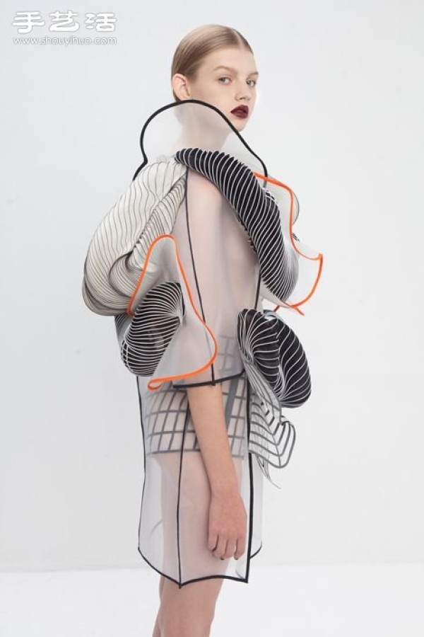 Clothes intertwined with 3D lines give you a new visual experience