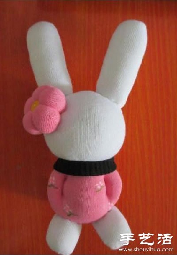 Use socks to DIY handmade cute fabric doll rabbit