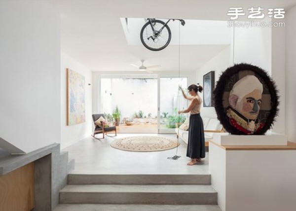 Room renovation: Bicycles can also be turned into art pieces, a storage tip