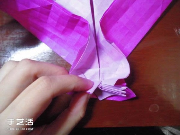 Illustration of origami of Dielianhua love, creative loveFolding step diagram