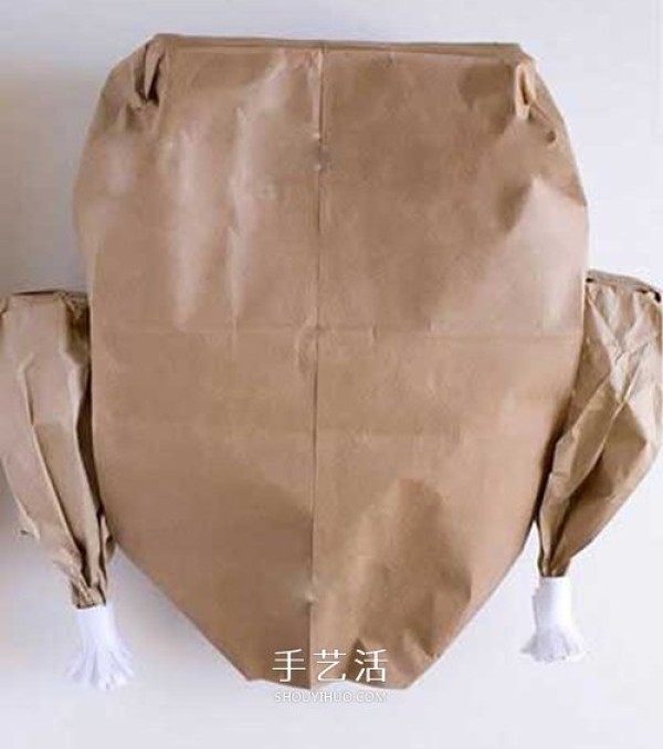 A simple Thanksgiving paper turkey recipe for making a brown paper bag turkey model