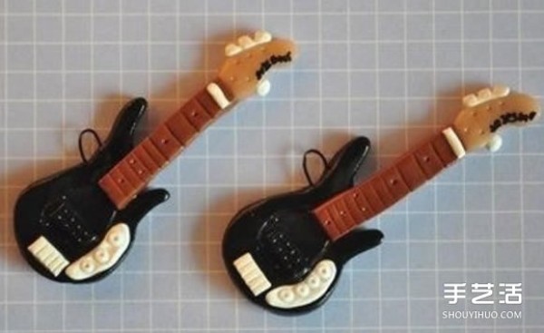 Ultra-light clay DIY tutorial to make a mini guitar can be used as a pendant