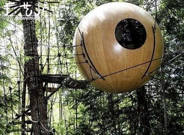 The 18 Weirdest Homes in the World