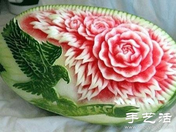 Exquisite peony watermelon carvings