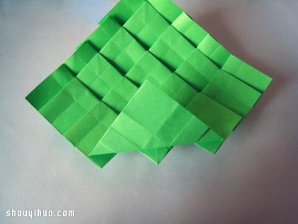 One piece of paper origami three-dimensional Christmas tree handmade DIY illustrated tutorial