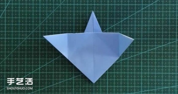 Handmade origami girls head illustration, step-by-step folding method for a girl with short hair