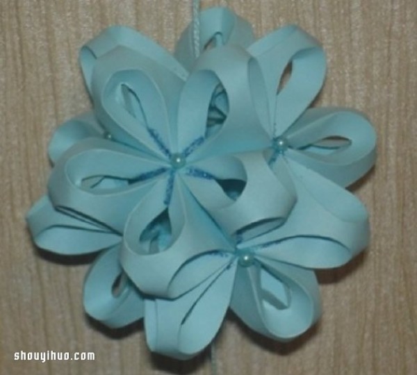 Three-dimensional flower ball origami step-by-step tutorial, cardboard origami tutorial