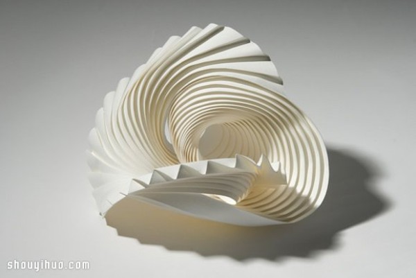 Appreciation of indescribable yet stunningly beautiful paper sculptures